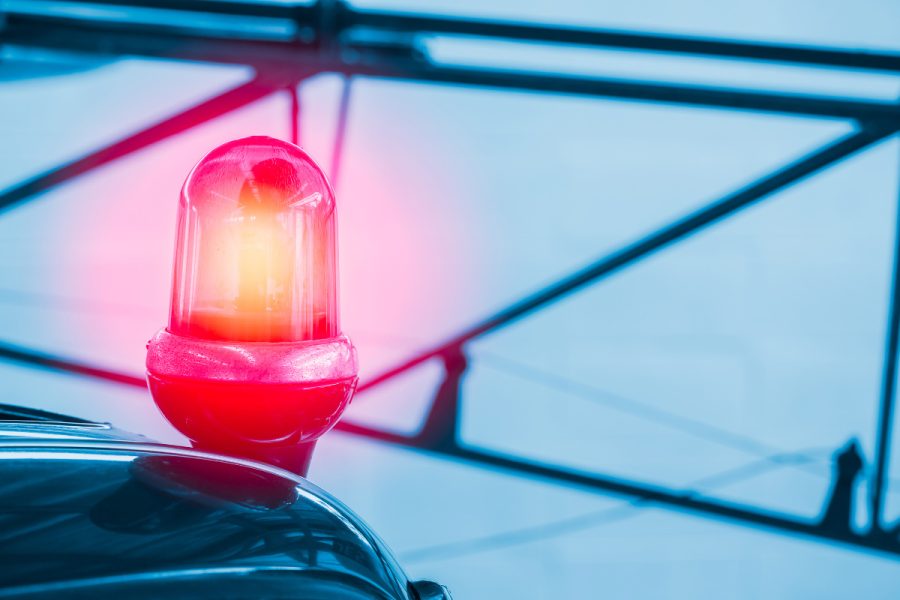 Beacon vs Strobe Lights (Differences, Benefits, Usages)